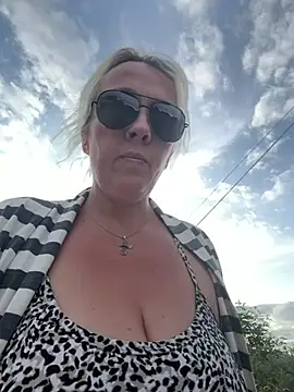 sexylady1983 online show from August 1, 2026, 6:50 pm