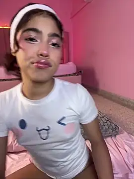 Snapshot of KellyOlsenbe chatting on March 16, 2026, 8:55 pm KellyOlsenbe online show from March 16, 2026, 8:55 pm