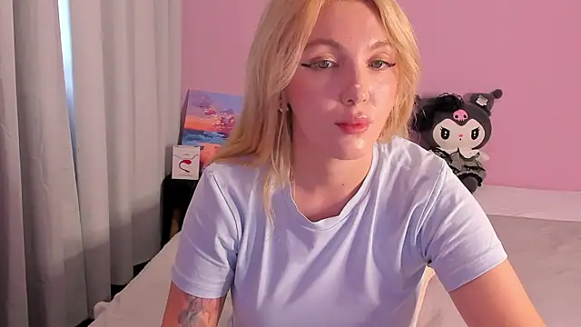 Snapshot of Fluffy_Monica chatting on July 26, 2026, 1:23 am Fluffy Monica online show from July 26, 2026, 1:23 am