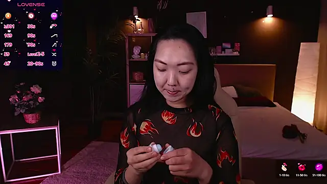 Snapshot of Marine_Vact chatting on November 6, 2025, 2:10 pm Marine Vact online show from November 6, 2025, 2:10 pm