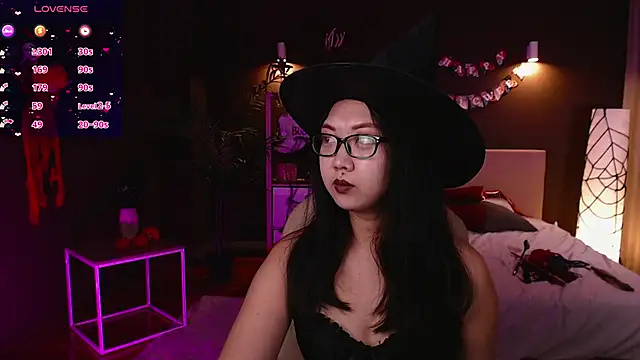 Snapshot of Marine_Vact chatting on October 31, 2025, 2:02 pm Marine Vact online show from October 31, 2025, 2:02 pm