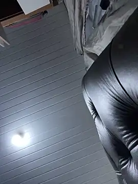 luara1988 online show from February 23, 2026, 8:37 am