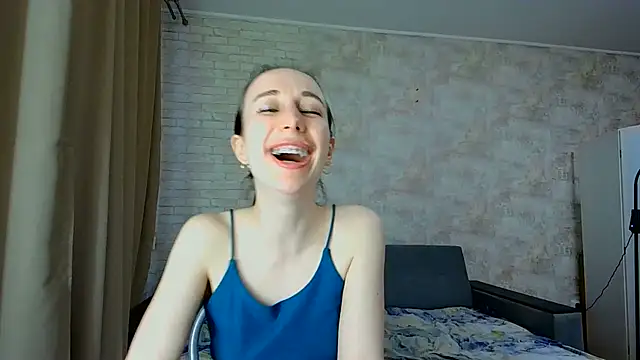 Snapshot of Anika_bloom chatting on June 20, 2026, 6:07 am Anika bloom online show from June 20, 2026, 6:07 am