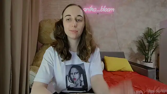 Anika bloom online show from March 19, 2025, 2:16 am