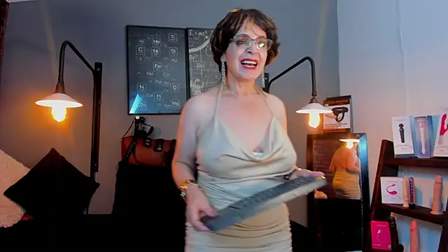 Samantha mature56 online show from April 24, 2026, 2:24 am