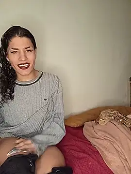 Snapshot of LaCristinatrans chatting on April 7, 2026, 2:13 am LaCristinatrans online show from April 7, 2026, 2:13 am