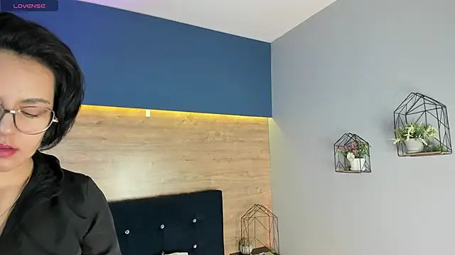 Snapshot of victoria_byte chatting on December 15, 2025, 4:35 pm victoria byte online show from December 15, 2025, 4:35 pm