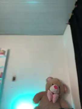 Snapshot of celine_bell20 chatting on April 9, 2026, 6:19 am celine bell20 online show from April 9, 2026, 6:19 am