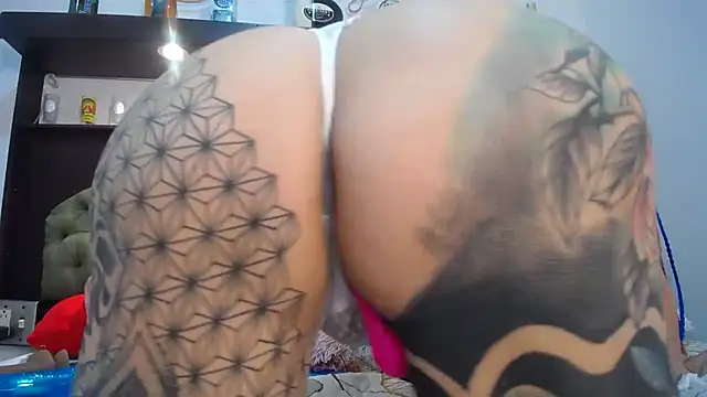 EMILY ROUSSE71 online show from March 4, 2025, 1:17 pm