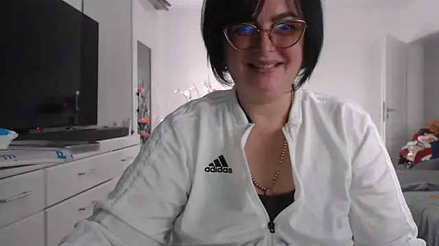 Amandamuller1982 online show from November 19, 2025, 12:27 pm