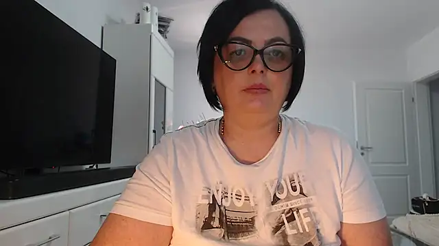 Snapshot of Amandamuller1982 chatting on July 31, 2026, 8:14 am Amandamuller1982 online show from July 31, 2026, 8:14 am