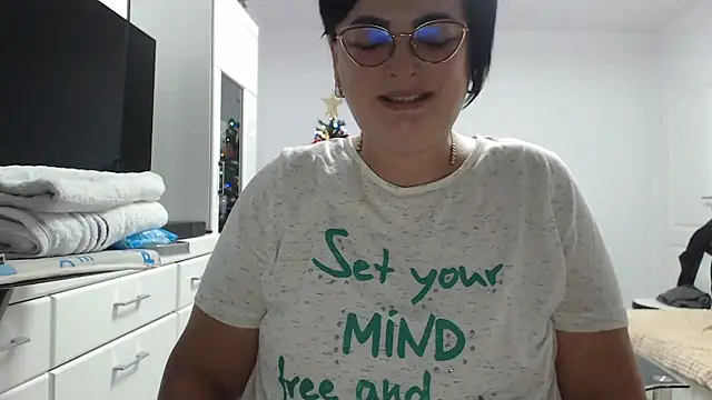 Amandamuller1982 online show from January 13, 2026, 10:46 pm