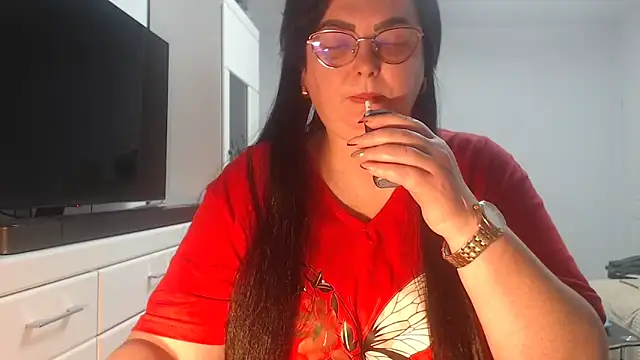 Amandamuller1982 online show from April 29, 2026, 8:04 pm