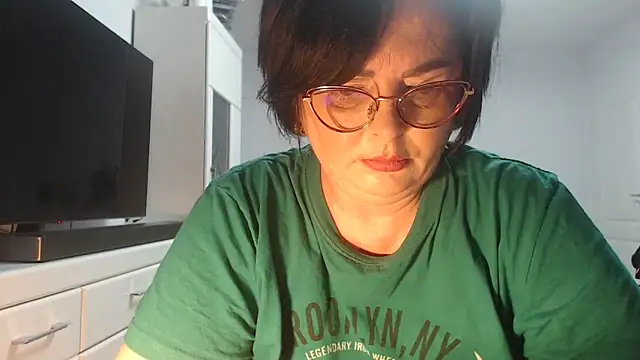 Snapshot of Amandamuller1982 chatting on June 12, 2026, 7:33 pm Amandamuller1982 online show from June 12, 2026, 7:33 pm
