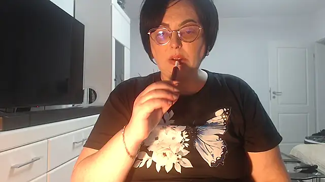 Amandamuller1982 online show from May 1, 2026, 4:34 pm