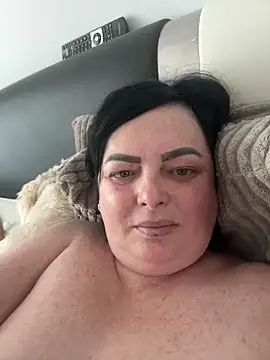 Amandamuller1982 online show from February 17, 2025, 7:37 am