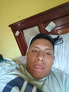 Snapshot of luis2435el chatting on August 2, 2026, 10:07 pm luis2435el online show from August 2, 2026, 10:07 pm