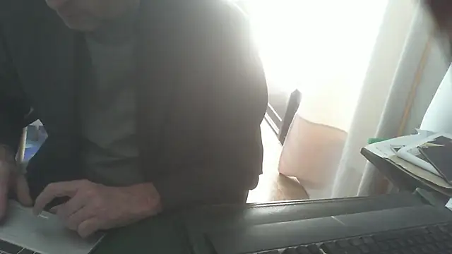 Snapshot of shyfrenchcock1 chatting on March 4, 2026, 1:19 pm shyfrenchcock1 online show from March 4, 2026, 1:19 pm