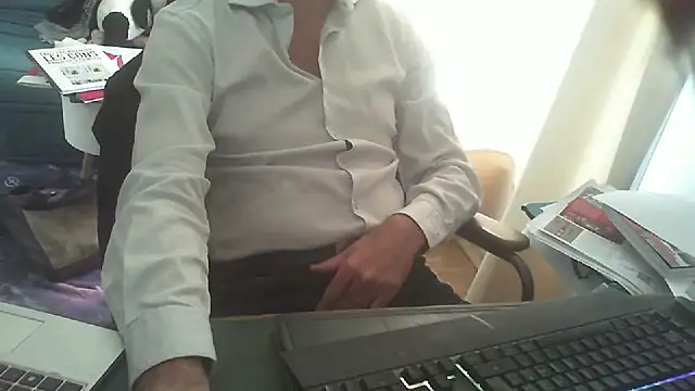 Snapshot of shyfrenchcock1 chatting on October 23, 2025, 1:21 pm shyfrenchcock1 online show from October 23, 2025, 1:21 pm