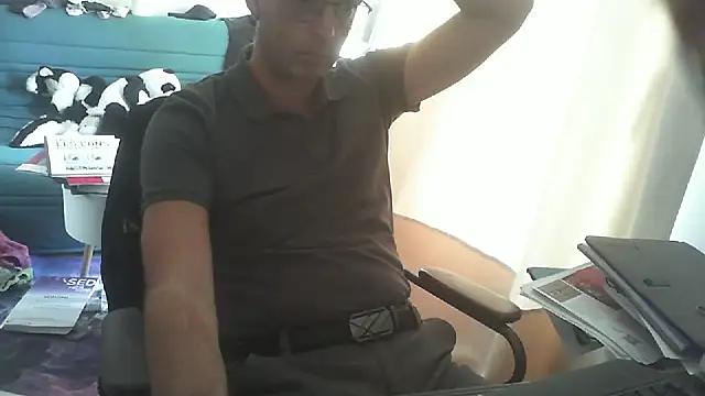 Snapshot of shyfrenchcock1 chatting on October 17, 2025, 12:51 pm shyfrenchcock1 online show from October 17, 2025, 12:51 pm