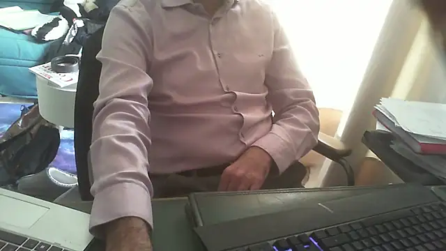 Snapshot of shyfrenchcock1 chatting on November 13, 2025, 1:04 pm shyfrenchcock1 online show from November 13, 2025, 1:04 pm