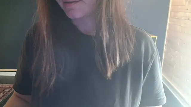 Snapshot of NovaBabe21 chatting on December 3, 2025, 5:52 am NovaBabe21 online show from December 3, 2025, 5:52 am