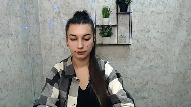 KarolinaRosse  online show from February 17, 2025, 10:07 am