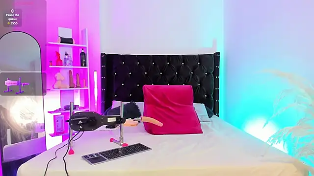 Snapshot of Duriel_ chatting on November 13, 2025, 6:34 pm Duriel online show from November 13, 2025, 6:34 pm