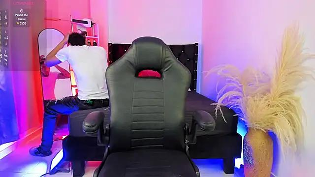 Snapshot of Duriel_ chatting on November 6, 2025, 6:12 pm Duriel online show from November 6, 2025, 6:12 pm