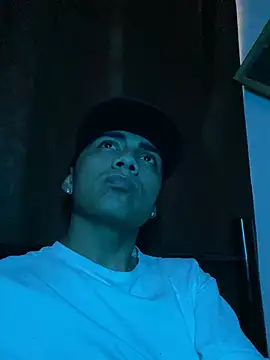 Snapshot of SkinnyHot444 chatting on January 19, 2025, 1:55 pm SkinnyHot444 online show from January 19, 2025, 1:55 pm