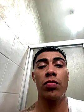 Snapshot of SkinnyHot444 chatting on October 4, 2025, 10:55 pm SkinnyHot444 online show from October 4, 2025, 10:55 pm