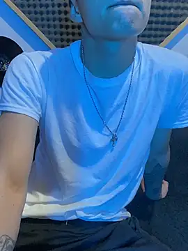 Snapshot of SkinnyHot444 chatting on February 8, 2025, 7:38 pm SkinnyHot444 online show from February 8, 2025, 7:38 pm