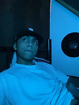 Snapshot of SkinnyHot444 chatting on January 23, 2025, 3:22 pm SkinnyHot444 online show from January 23, 2025, 3:22 pm