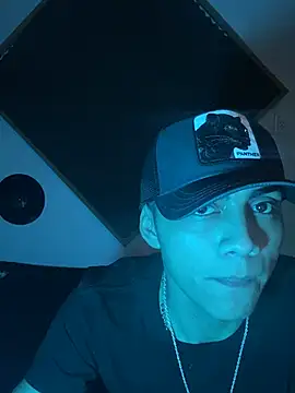 Snapshot of SkinnyHot444 chatting on March 9, 2025, 2:21 pm SkinnyHot444 online show from March 9, 2025, 2:21 pm