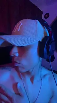 Snapshot of SkinnyHot444 chatting on January 16, 2025, 2:51 pm SkinnyHot444 online show from January 16, 2025, 2:51 pm