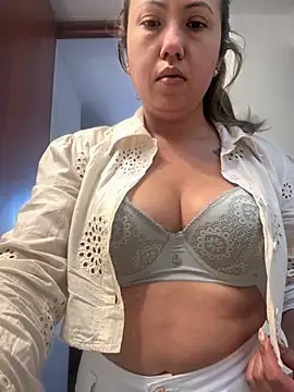 Snapshot of VIOLETA-25_ chatting on November 10, 2025, 11:59 am VIOLETA-25 online show from November 10, 2025, 11:59 am