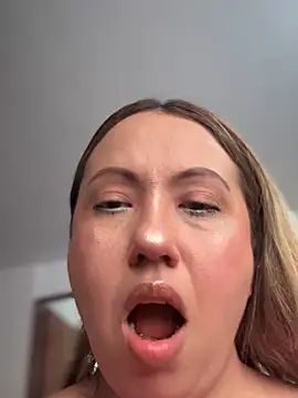 Snapshot of VIOLETA-25_ chatting on March 5, 2026, 3:08 pm VIOLETA-25 online show from March 5, 2026, 3:08 pm