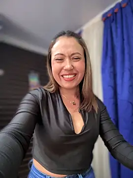 Snapshot of VIOLETA-25_ chatting on December 1, 2025, 2:51 pm VIOLETA-25 online show from December 1, 2025, 2:51 pm