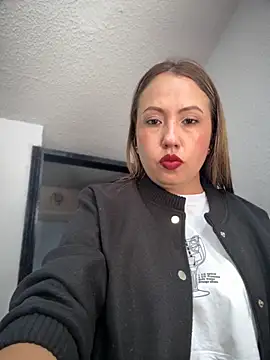 Snapshot of VIOLETA-25_ chatting on October 30, 2025, 2:58 pm VIOLETA-25 online show from October 30, 2025, 2:58 pm