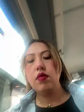 Snapshot of VIOLETA-25_ chatting on November 12, 2025, 2:54 pm VIOLETA-25 online show from November 12, 2025, 2:54 pm