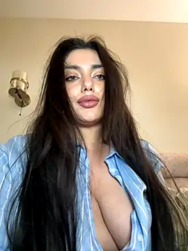 Sweet Khalifa  online show from November 16, 2025, 3:17 pm