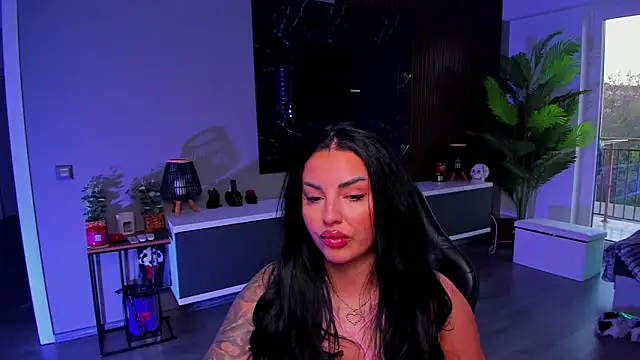 anemarieejolie online show from April 24, 2026, 4:53 pm
