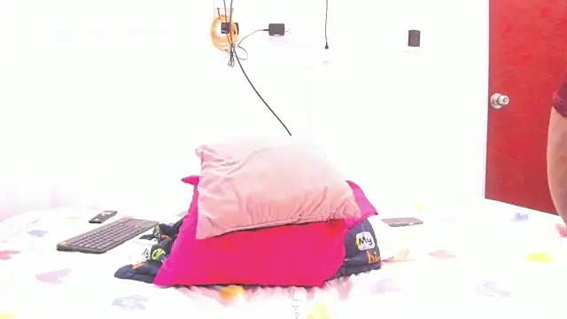 Snapshot of Miranda-brow chatting on November 4, 2025, 1:53 am Miranda-brow online show from November 4, 2025, 1:53 am