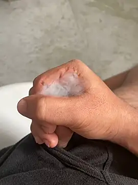 Snapshot of AbhishekFist chatting on December 29, 2024, 12:45 pm AbhishekFist online show from December 29, 2024, 12:45 pm