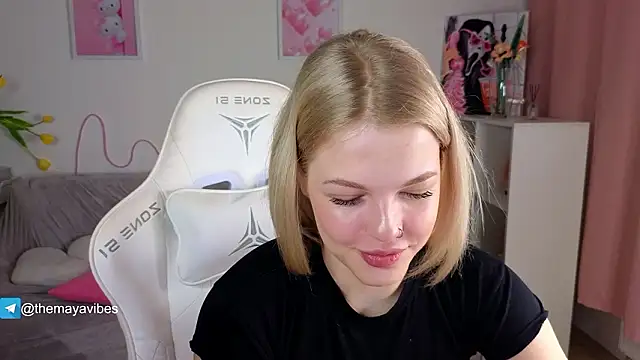 Snapshot of Maya_Rave chatting on March 11, 2026, 3:44 am Maya Rave online show from March 11, 2026, 3:44 am