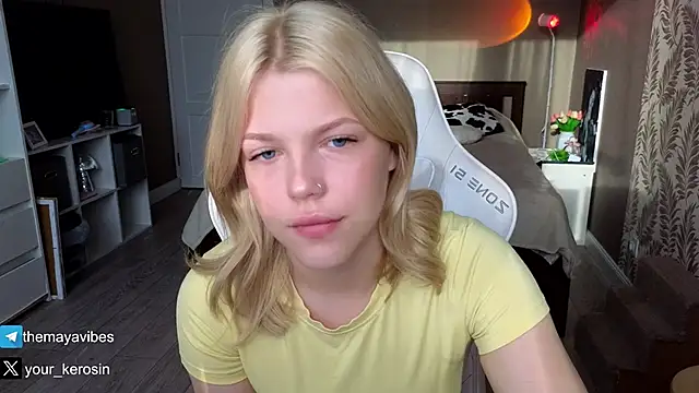 Maya Rave online show from May 7, 2026, 3:44 am