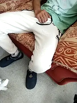 Snapshot of mehdi-l7away chatting on May 13, 2026, 2:24 pm mehdi-l7away online show from May 13, 2026, 2:24 pm