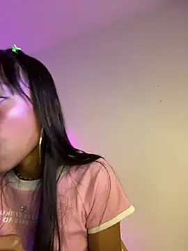 bonnie 18x online show from February 14, 2025, 7:28 am