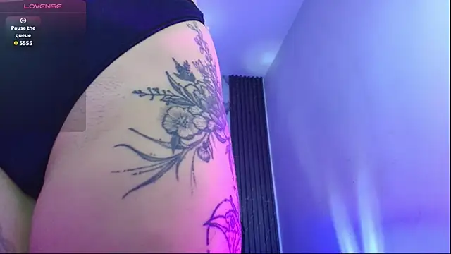 luccianagreyy online show from May 5, 2026, 12:08 pm