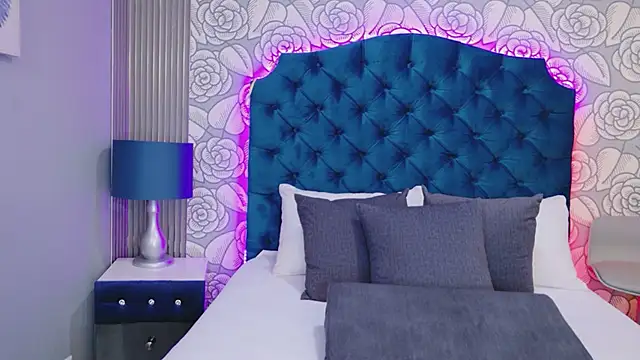 HazelMoret online show from February 17, 2026, 3:26 am